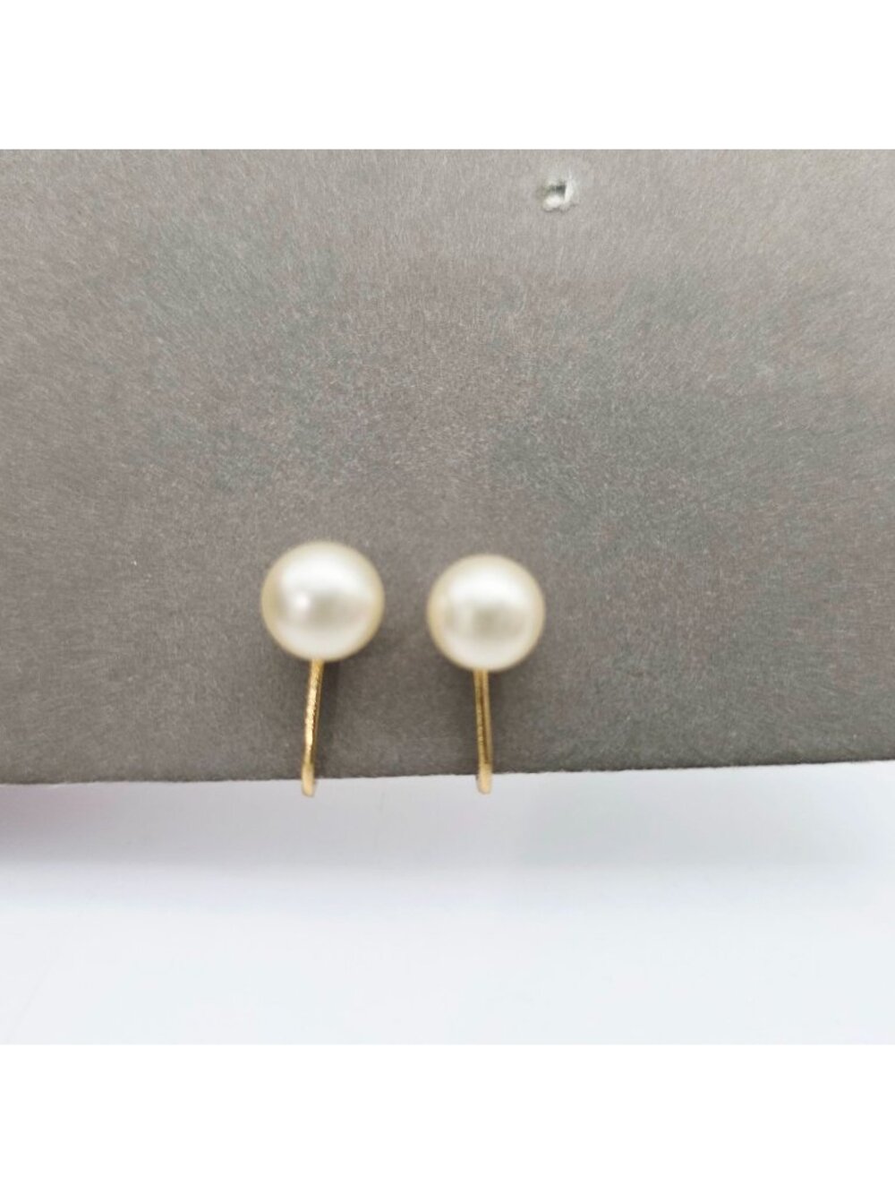 Vintage Trifari Gold-Tone Clip-On Earrings With Faux Pearl Accents 3/4"